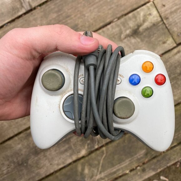Wired Xbox 360 Controller - White - Picture 2 of 5
